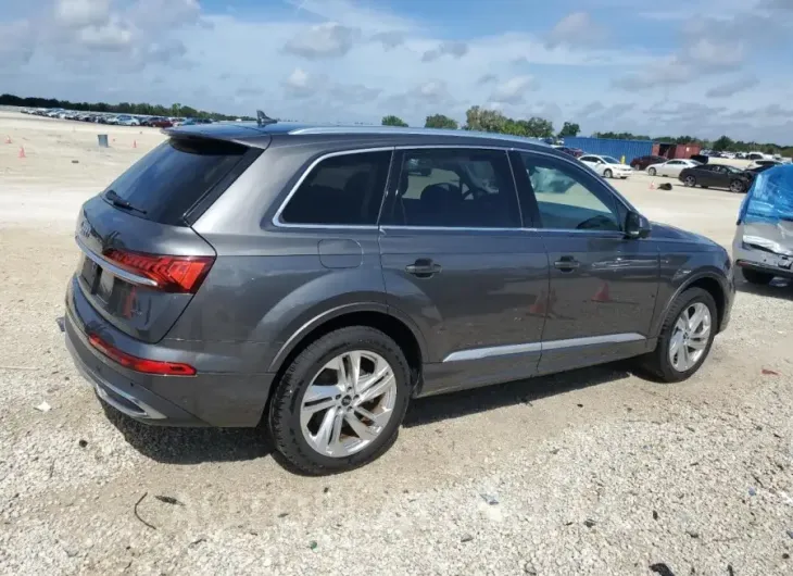 AUDI Q7 PREMIUM 2022 vin WA1LXBF76ND009790 from auto auction Copart