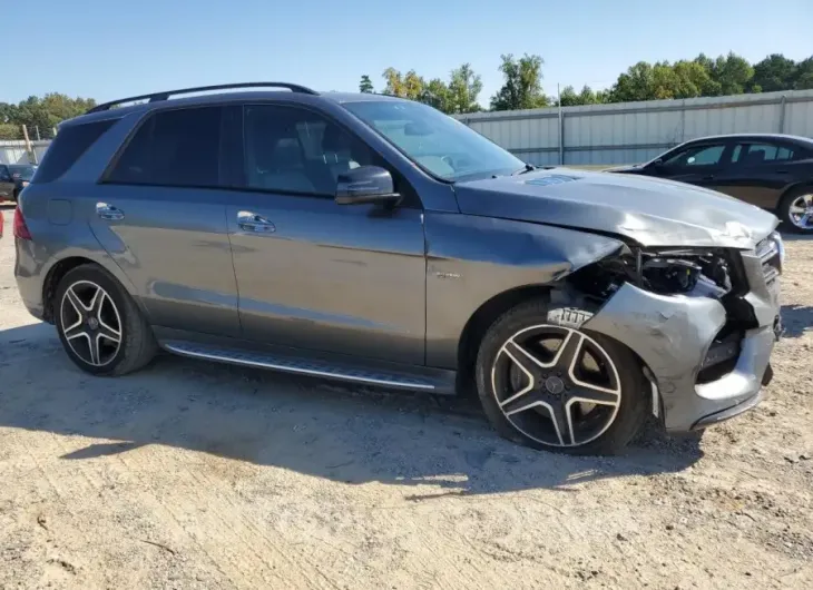 MERCEDES-BENZ GLE 43 AMG 2017 vin 4JGDA6EB5HA968883 from auto auction Copart