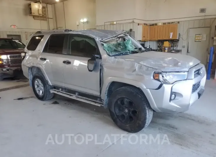 TOYOTA 4RUNNER SR 2021 vin JTEMU5JR2M5914691 from auto auction Copart