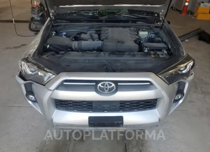 TOYOTA 4RUNNER SR 2021 vin JTEMU5JR2M5914691 from auto auction Copart