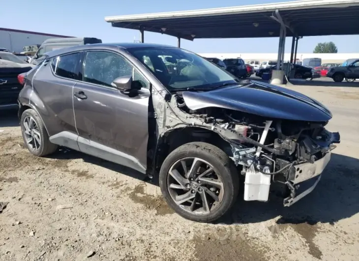 TOYOTA C-HR XLE 2021 vin JTNKHMBX6M1095856 from auto auction Copart