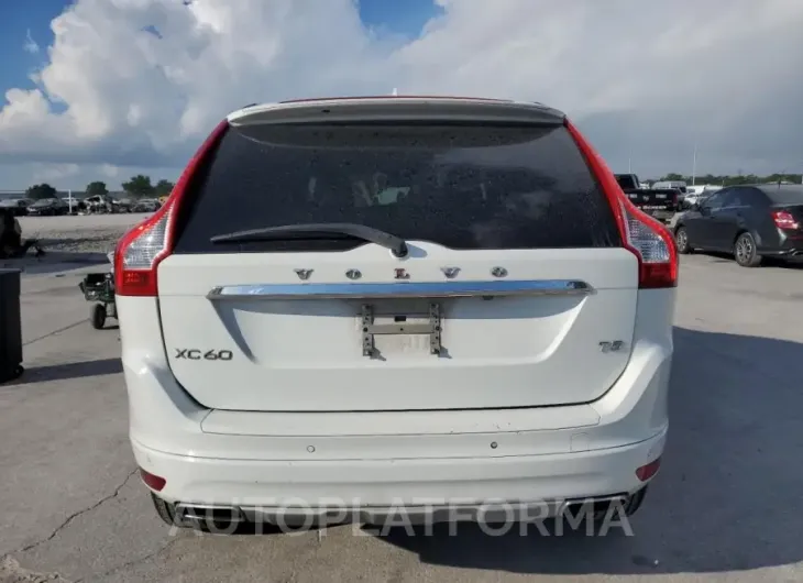 VOLVO XC60 T5 IN 2017 vin YV440MDU6H2023141 from auto auction Copart