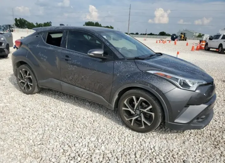 TOYOTA C-HR XLE 2019 vin NMTKHMBX1KR076263 from auto auction Copart