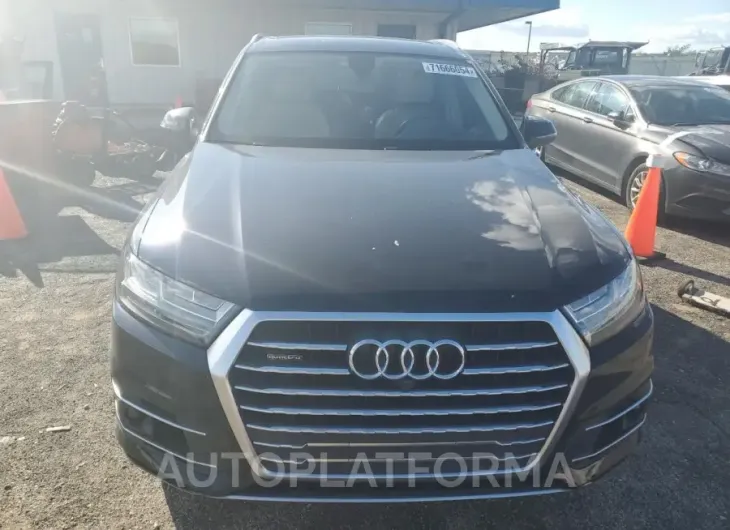 AUDI Q7 PRESTIG 2017 vin WA1VAAF7XHD032899 from auto auction Copart