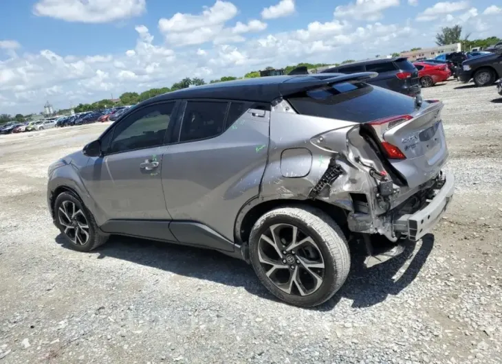 TOYOTA C-HR XLE 2020 vin JTNKHMBX6L1090123 from auto auction Copart