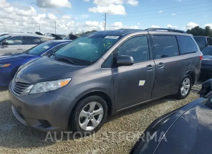 TOYOTA SIENNA LE 2017 vin 5TDKZ3DC7HS785596 from auto auction Copart