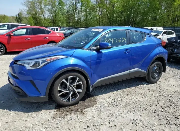 TOYOTA C-HR XLE 2018 vin NMTKHMBXXJR038433 from auto auction Copart