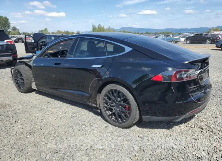 TESLA MODEL S 2015 vin 5YJSA1E40FF106806 from auto auction Copart