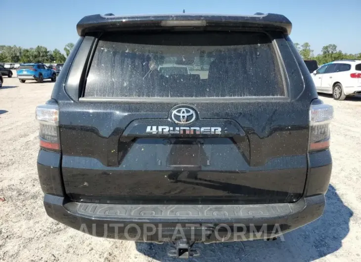 TOYOTA 4RUNNER SR 2022 vin JTEEU5JR2N5271832 from auto auction Copart