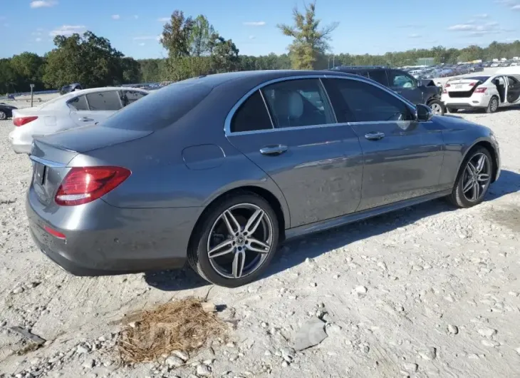 MERCEDES-BENZ E 300 2019 vin WDDZF4JB2KA661027 from auto auction Copart