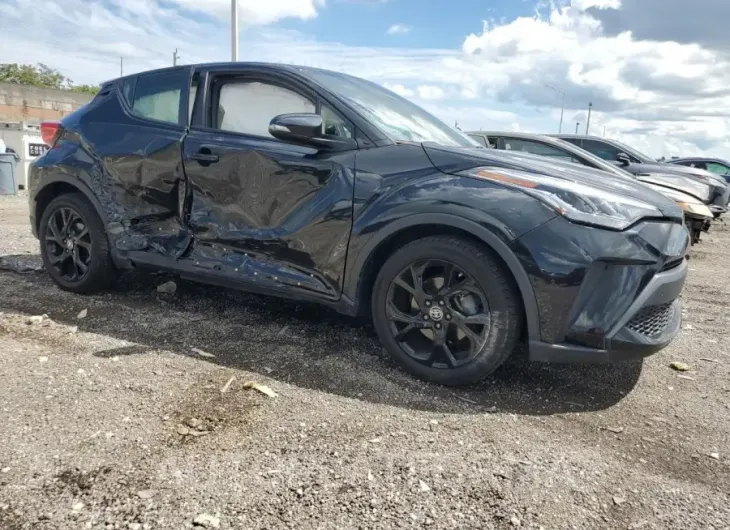 TOYOTA C-HR XLE 2021 vin JTNKHMBX1M1114233 from auto auction Copart