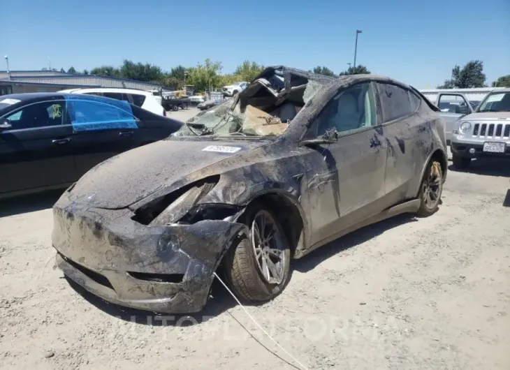 TESLA MODEL Y 2024 vin 7SAYGDEE0RF123227 from auto auction Copart