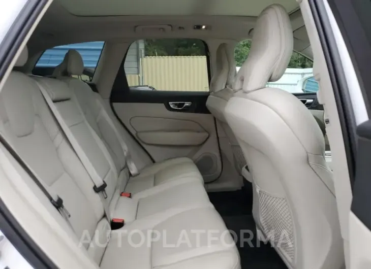 VOLVO XC60 T5 IN 2019 vin LYV102DL3KB283469 from auto auction Copart