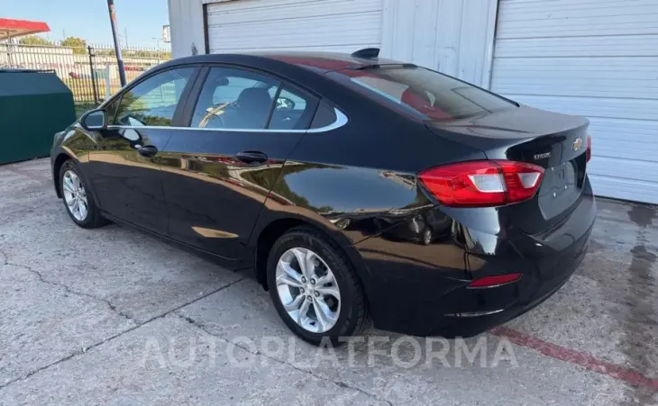 CHEVROLET CRUZE LT 2019 vin 1G1BE5SM5K7144735 from auto auction Copart