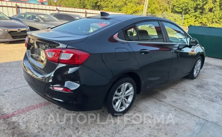 CHEVROLET CRUZE LT 2019 vin 1G1BE5SM5K7144735 from auto auction Copart