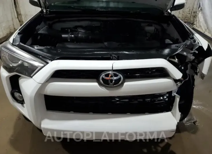 TOYOTA 4RUNNER SR 2019 vin JTEBU5JR6K5638052 from auto auction Copart