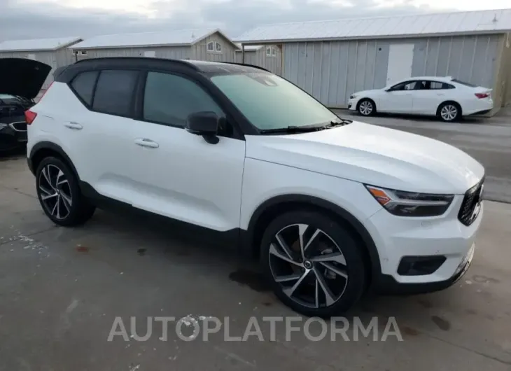 VOLVO XC40 T5 R- 2021 vin YV4162UM8M2528016 from auto auction Copart