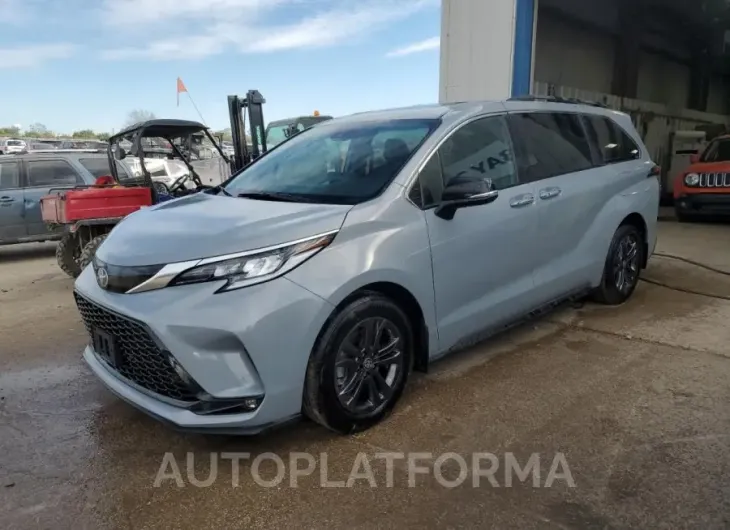 TOYOTA SIENNA XSE 2024 vin 5TDCSKFC1RS122784 from auto auction Copart