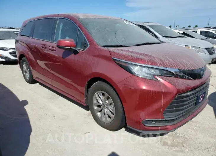 TOYOTA SIENNA LE 2022 vin 5TDKRKEC1NS101677 from auto auction Copart