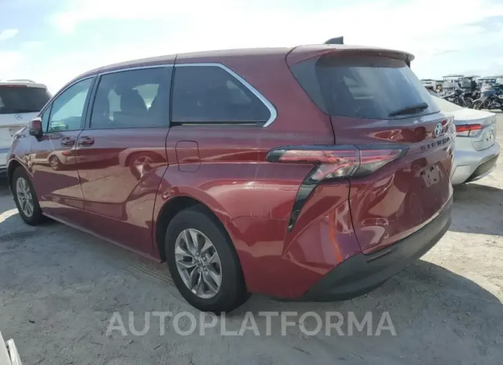 TOYOTA SIENNA LE 2022 vin 5TDKRKEC1NS101677 from auto auction Copart