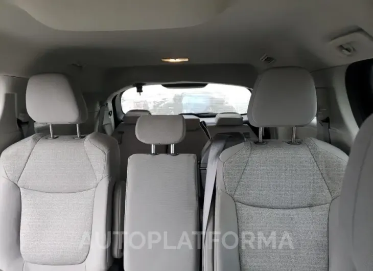 TOYOTA SIENNA LE 2022 vin 5TDKSKFC6NS049921 from auto auction Copart