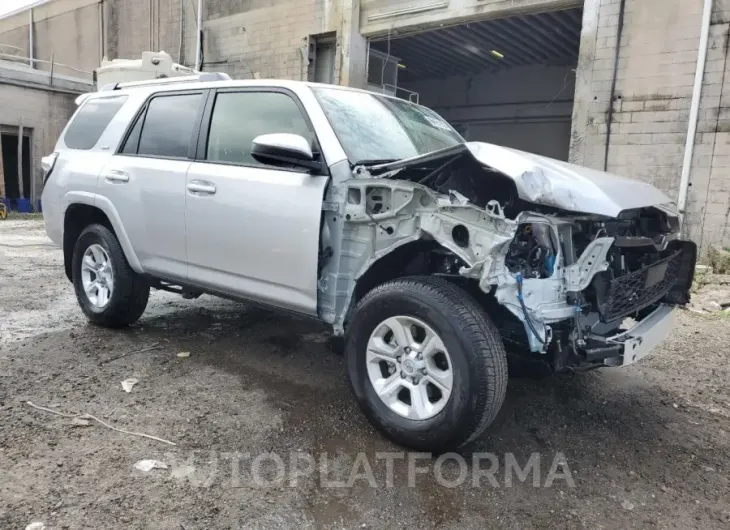 TOYOTA 4RUNNER SR 2024 vin JTEMU5JR9R6281821 from auto auction Copart