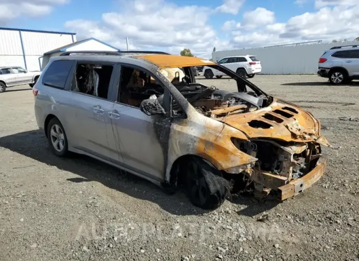 TOYOTA SIENNA LE 2018 vin 5TDKZ3DC0JS919757 from auto auction Copart