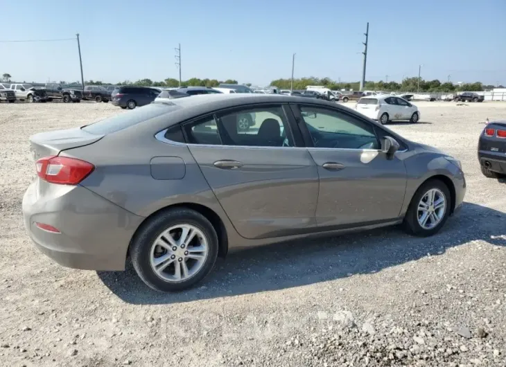 CHEVROLET CRUZE LT 2018 vin 1G1BE5SM9J7228071 from auto auction Copart