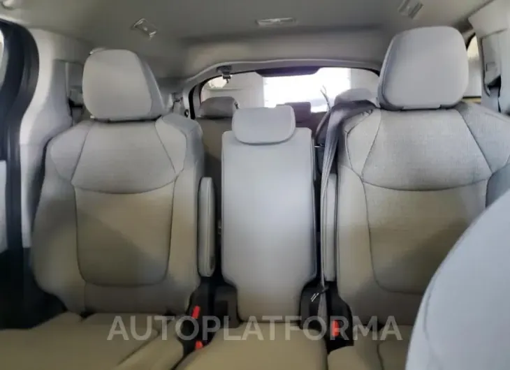 TOYOTA SIENNA LE 2024 vin 5TDKRKEC1RS191936 from auto auction Copart