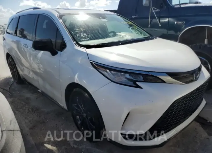 TOYOTA SIENNA XSE 2022 vin 5TDXRKECXNS080768 from auto auction Copart