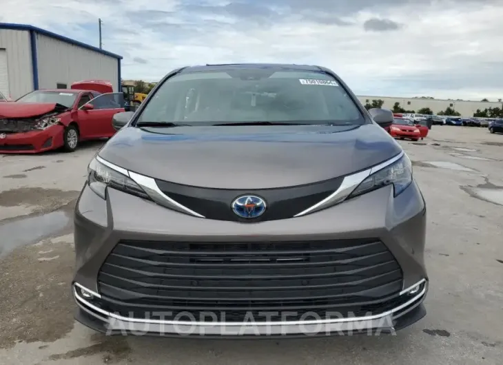 TOYOTA SIENNA XLE 2024 vin 5TDYRKEC5RS195059 from auto auction Copart