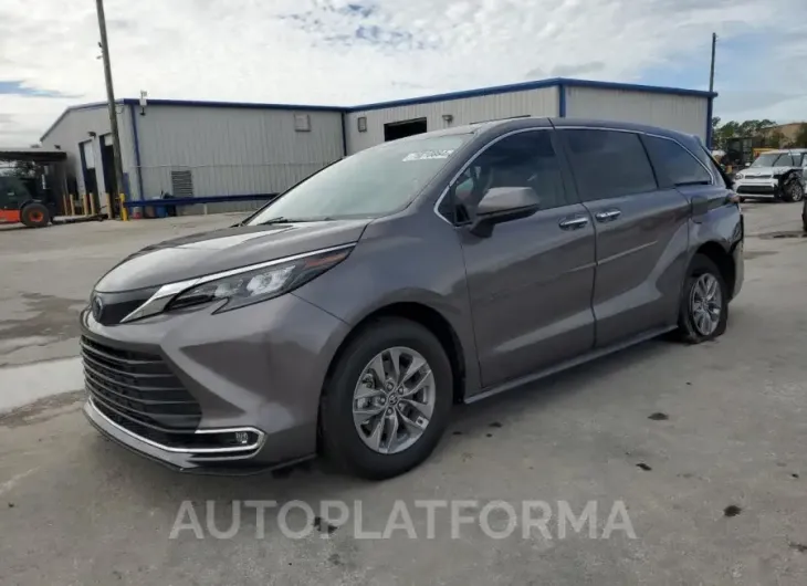 TOYOTA SIENNA XLE 2024 vin 5TDYRKEC5RS195059 from auto auction Copart