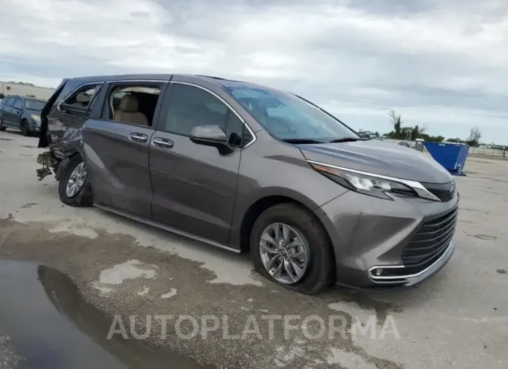 TOYOTA SIENNA XLE 2024 vin 5TDYRKEC5RS195059 from auto auction Copart