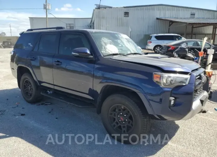 TOYOTA 4RUNNER SR 2022 vin JTERU5JR1N5977319 from auto auction Copart