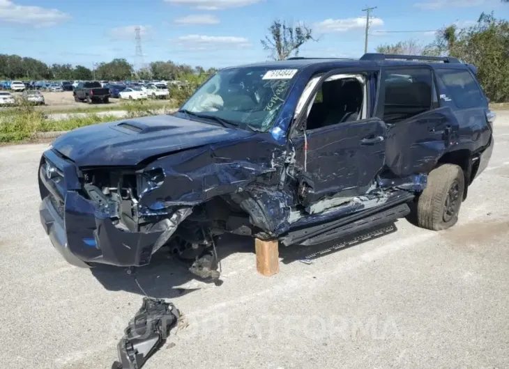 TOYOTA 4RUNNER SR 2022 vin JTERU5JR1N5977319 from auto auction Copart