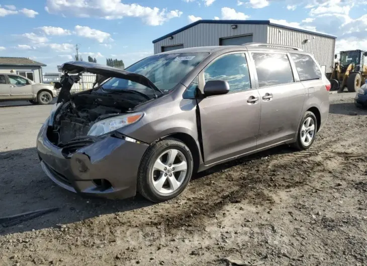 TOYOTA SIENNA LE 2016 vin 5TDKK3DC0GS706286 from auto auction Copart