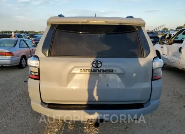 TOYOTA 4RUNNER SR 2021 vin JTEBU5JR3M5894362 from auto auction Copart