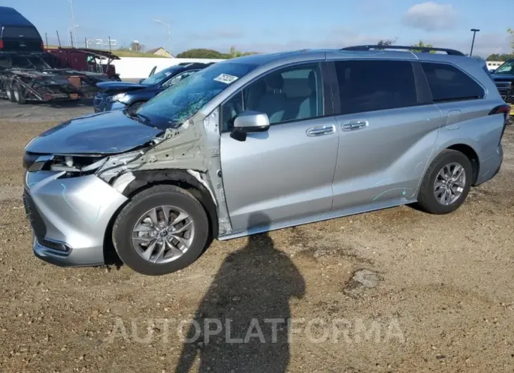 TOYOTA SIENNA XLE 2022 vin 5TDYSKFC6NS056958 from auto auction Copart