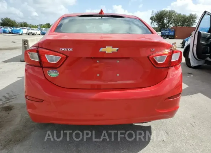 CHEVROLET CRUZE LT 2018 vin 1G1BE5SM2J7229613 from auto auction Copart