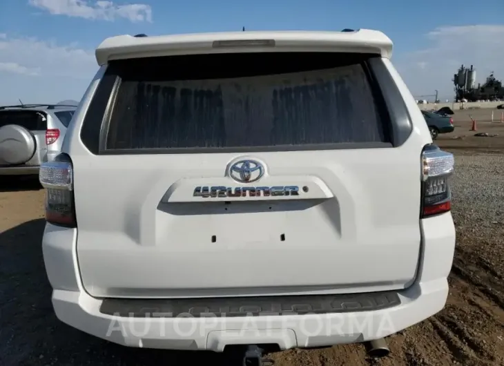 TOYOTA 4RUNNER SR 2019 vin JTEBU5JR2K5675518 from auto auction Copart