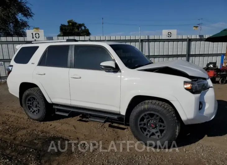 TOYOTA 4RUNNER SR 2019 vin JTEBU5JR2K5675518 from auto auction Copart