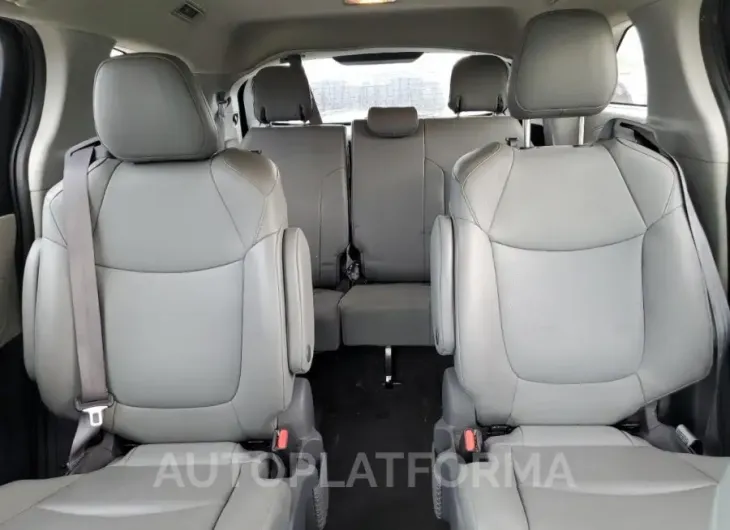 TOYOTA SIENNA XLE 2021 vin 5TDJSKFC6MS022471 from auto auction Copart