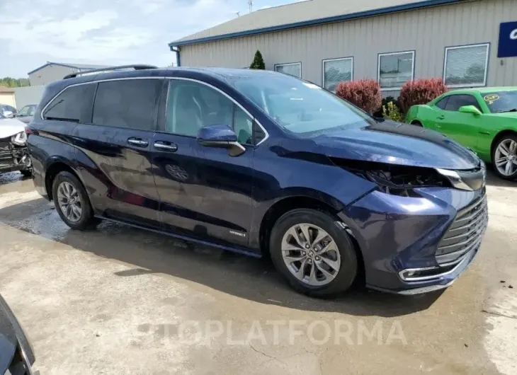 TOYOTA SIENNA XLE 2021 vin 5TDJSKFC6MS022471 from auto auction Copart