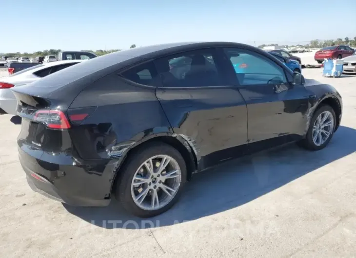 TESLA MODEL Y 2024 vin 7SAYGDEE3RA271692 from auto auction Copart