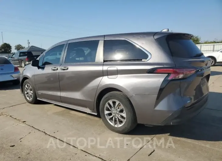 TOYOTA SIENNA LE 2021 vin 5TDKSKFC0MS002978 from auto auction Copart