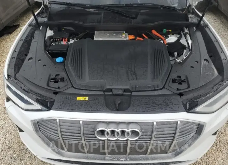 AUDI E-TRON PRE 2022 vin WA1LAAGE0NB033605 from auto auction Copart