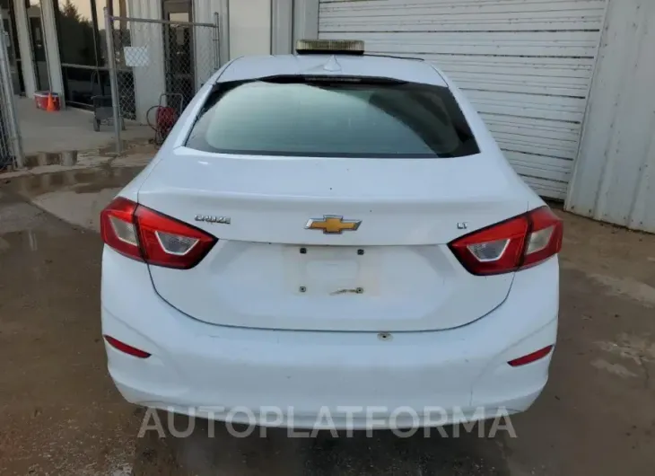 CHEVROLET CRUZE LT 2018 vin 1G1BE5SMXJ7230489 from auto auction Copart