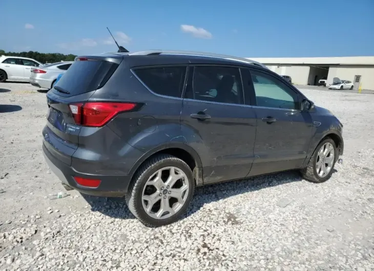 FORD ESCAPE TIT 2019 vin 1FMCU9J92KUC08388 from auto auction Copart