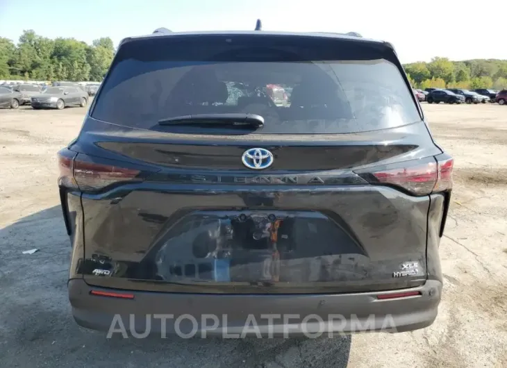 TOYOTA SIENNA XLE 2024 vin 5TDJSKFC8RS138519 from auto auction Copart