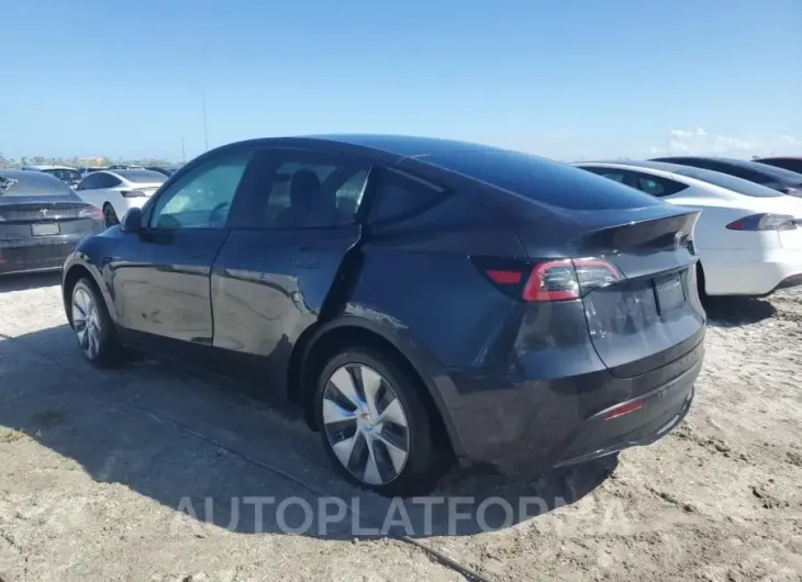 TESLA MODEL Y 2024 vin 7SAYGDED4RF038172 from auto auction Copart